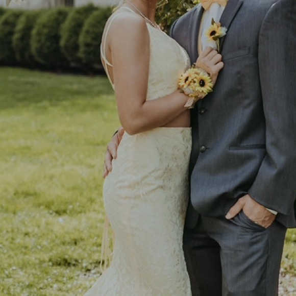 Yellow Prom dress - Picture 2 of 3